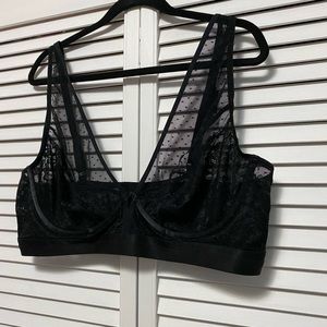 Torrid Black Floral/Swiss Dot Lace Bra s 2x NWT
